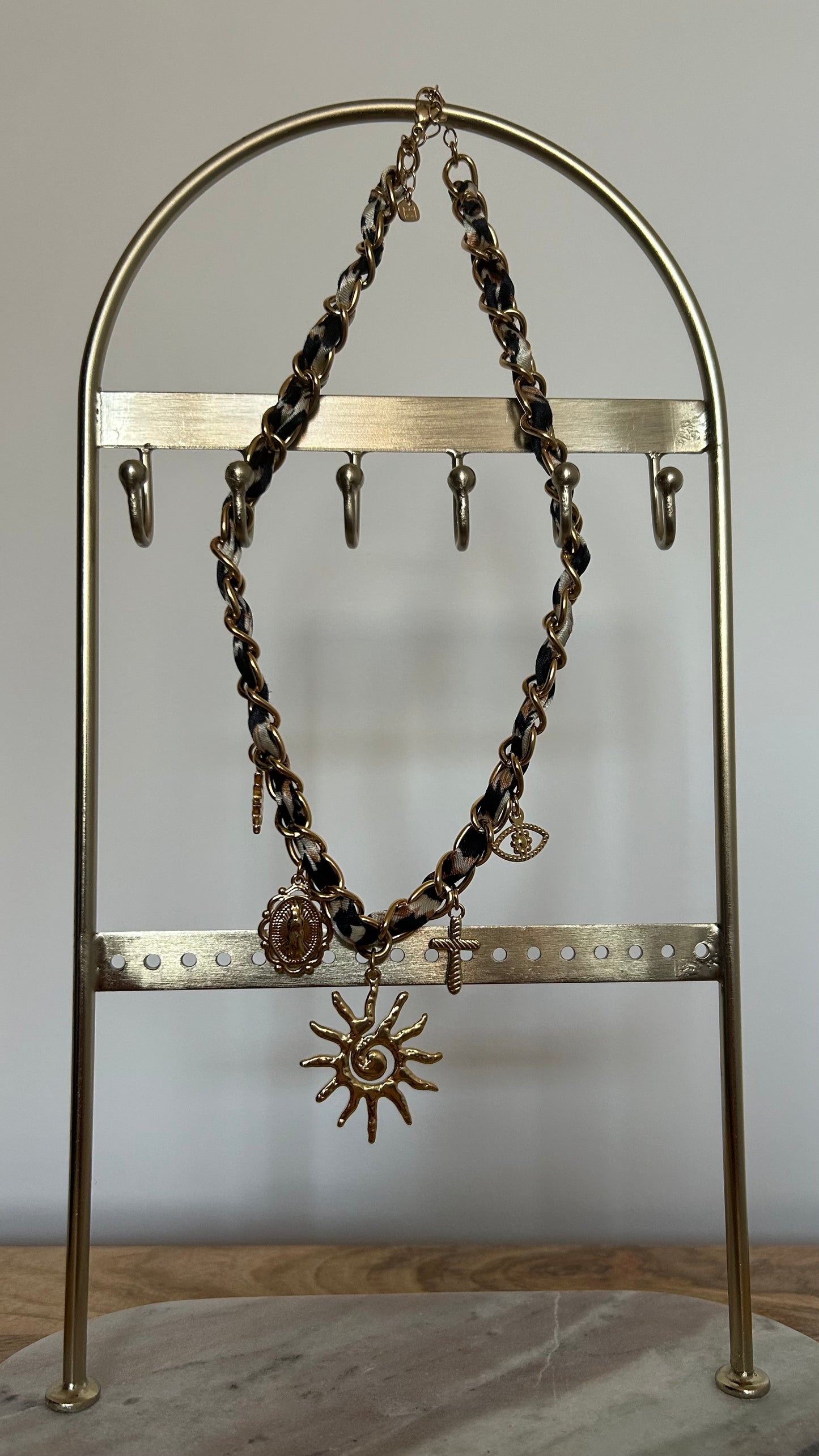 Collier maillon et tissus